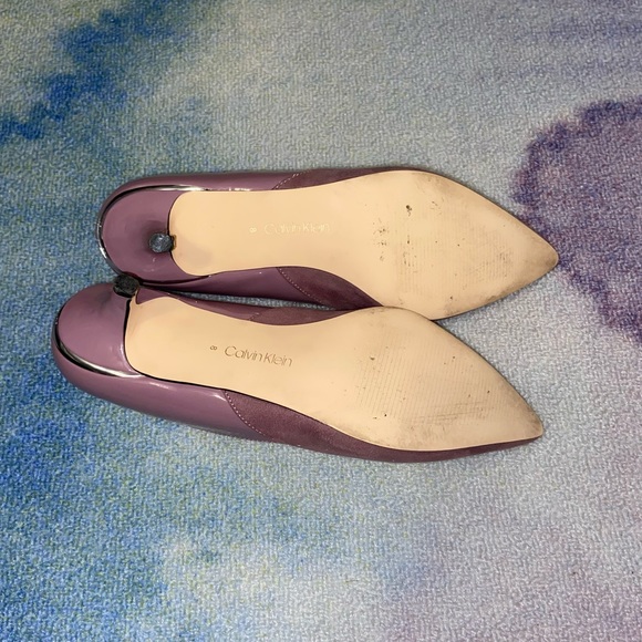 SOLD Women’s Purple Toned Calvin Klein Kitten Heel Pumps Size 8 - Picture 4 of 4